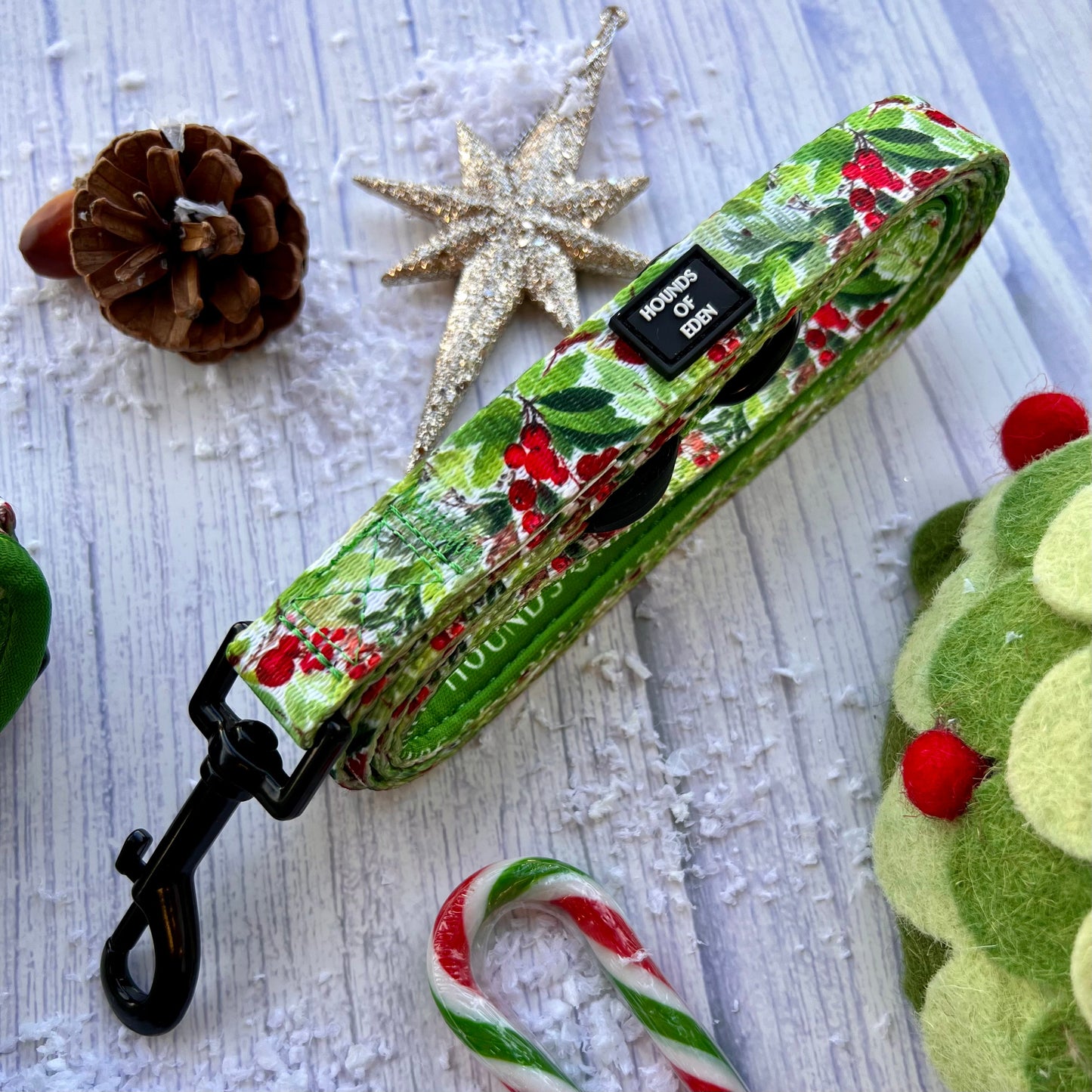 Winter Spruce & Berries Design Dog Lead